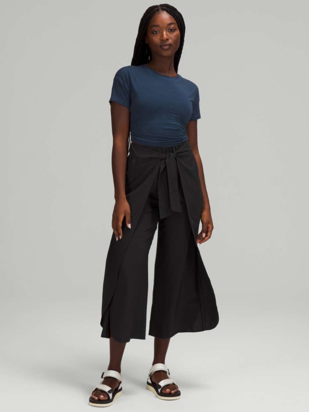 Lululemon Noir Wide Leg Crop Pants Size 6 Belted Waist Black Flowy Workwear S